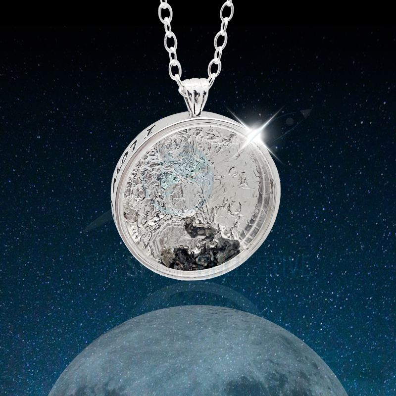 Locket Necklace With Photo, Engraved Necklace, Photo Necklace in Gold