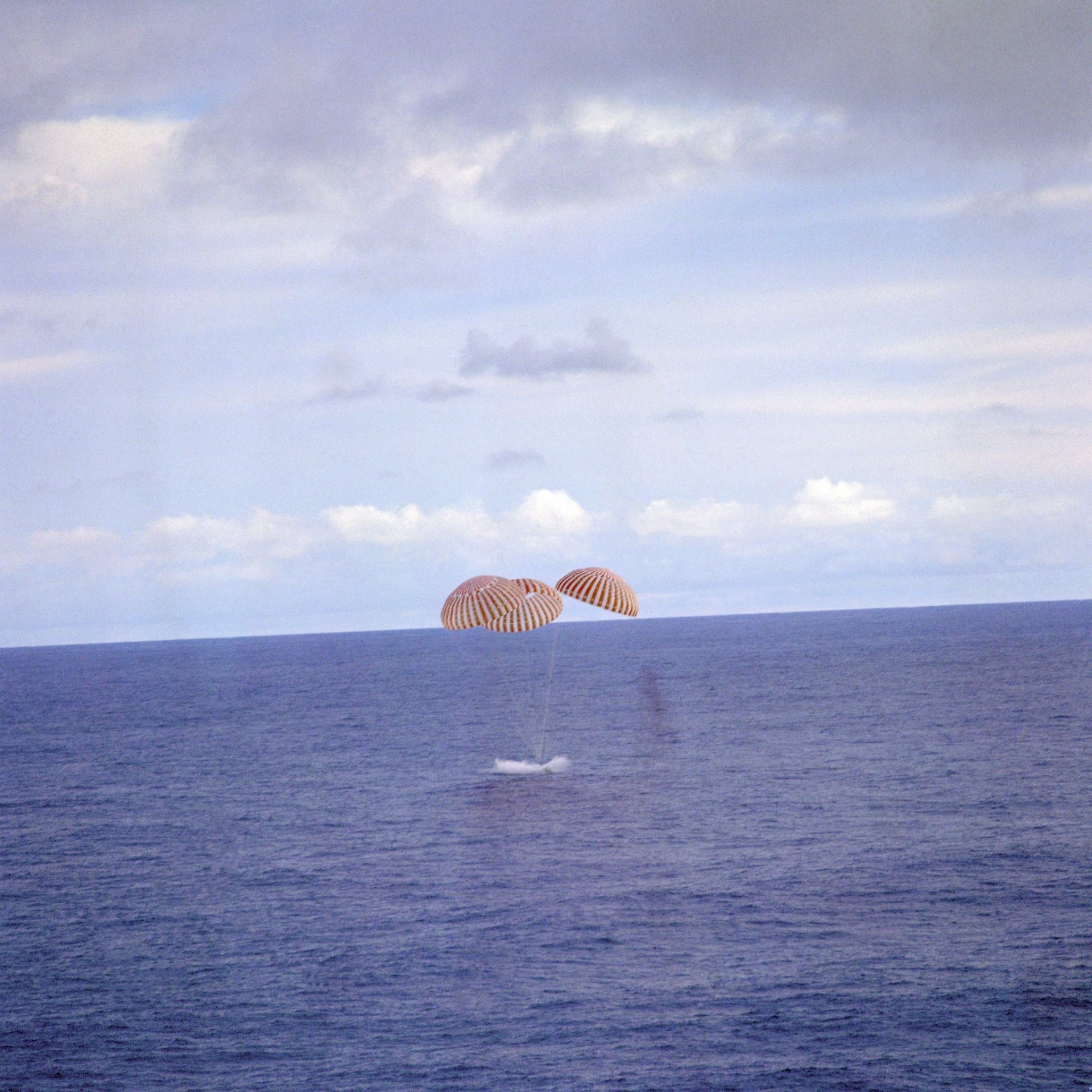 Apollo 13 splashdown