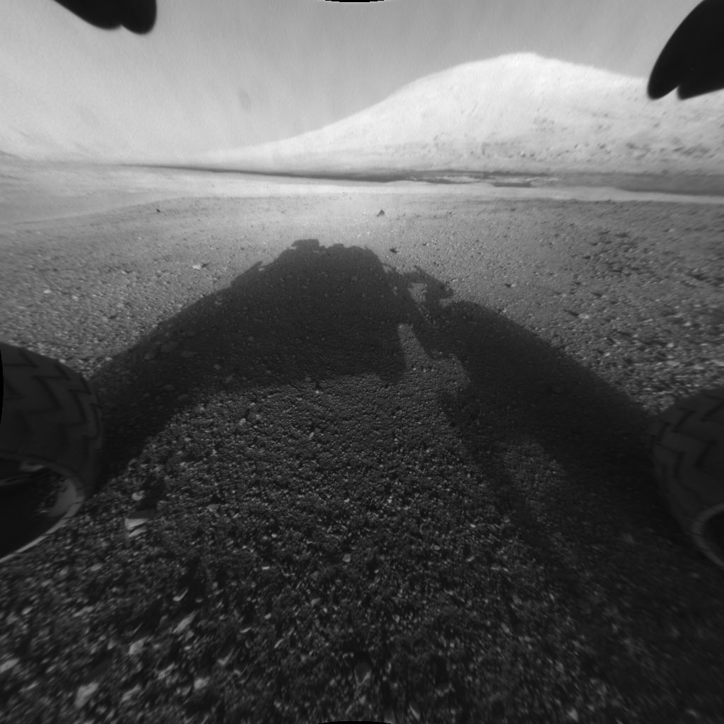 Mt Sharp on Martian surface seen from Curiosity