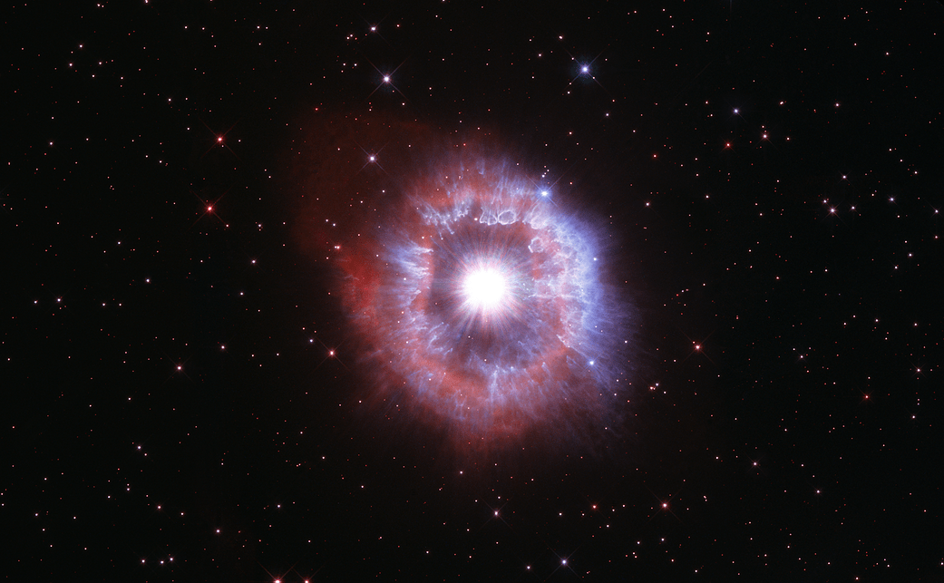 Giant star at the edge of destruction seen by Hubble