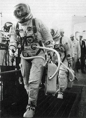 Young and Grissom walking to Gemini 3 before launch